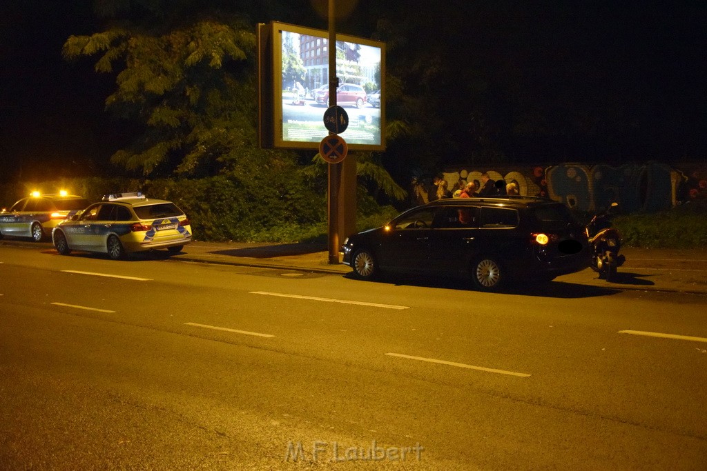 Feuer Matratze wo ein Obachloser drauf geschlafen hat Koeln Muelheim Steegerstr P18.JPG - Miklos Laubert